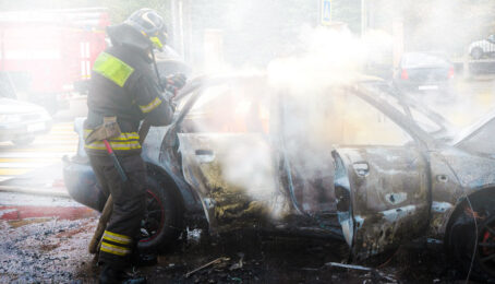 Pożary samochodów elektrycznych – nowe wyzwania dla ochrony przeciwpożarowej