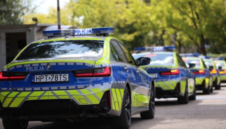 Nowoczesne BMW i&nbsp;mierniki prędkości. Drogówka z&nbsp;potężnym wsparciem Funduszy Europejskich